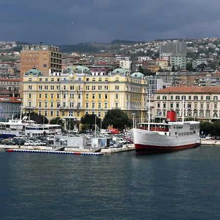 Rising Sun Apartment