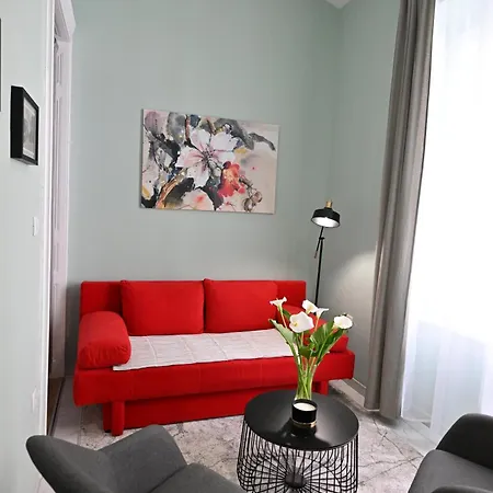 Rising Sun Apartment *