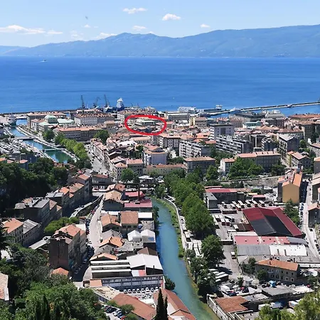 Rising Sun Apartment